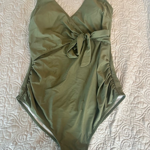 Women’s one piece bathing suit army green - Picture 3 of 3